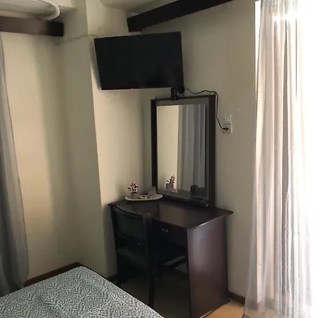 Kekrops Hotel 2*